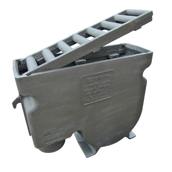 Gietijzeren straatkolk 2357TP0. PVC onderuitlaat 160. lxbxh=665x230x572mm