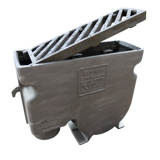 Gietijzeren straatkolk 2357TP7. PVC onderuitlaat 160. lxbxh=665x230x572mm